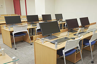 語学専用教室内の画像