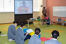 コミュニケーション技能の実習の風景