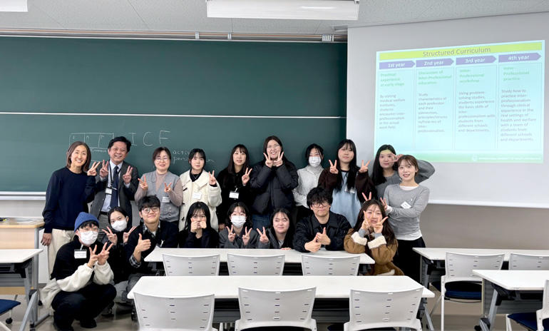 新関連職種連携教育（IPE）講義後の記念写真